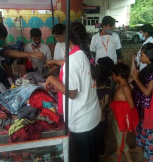 Clothes Donation Programme by Blessing Foundation in Agra (16)